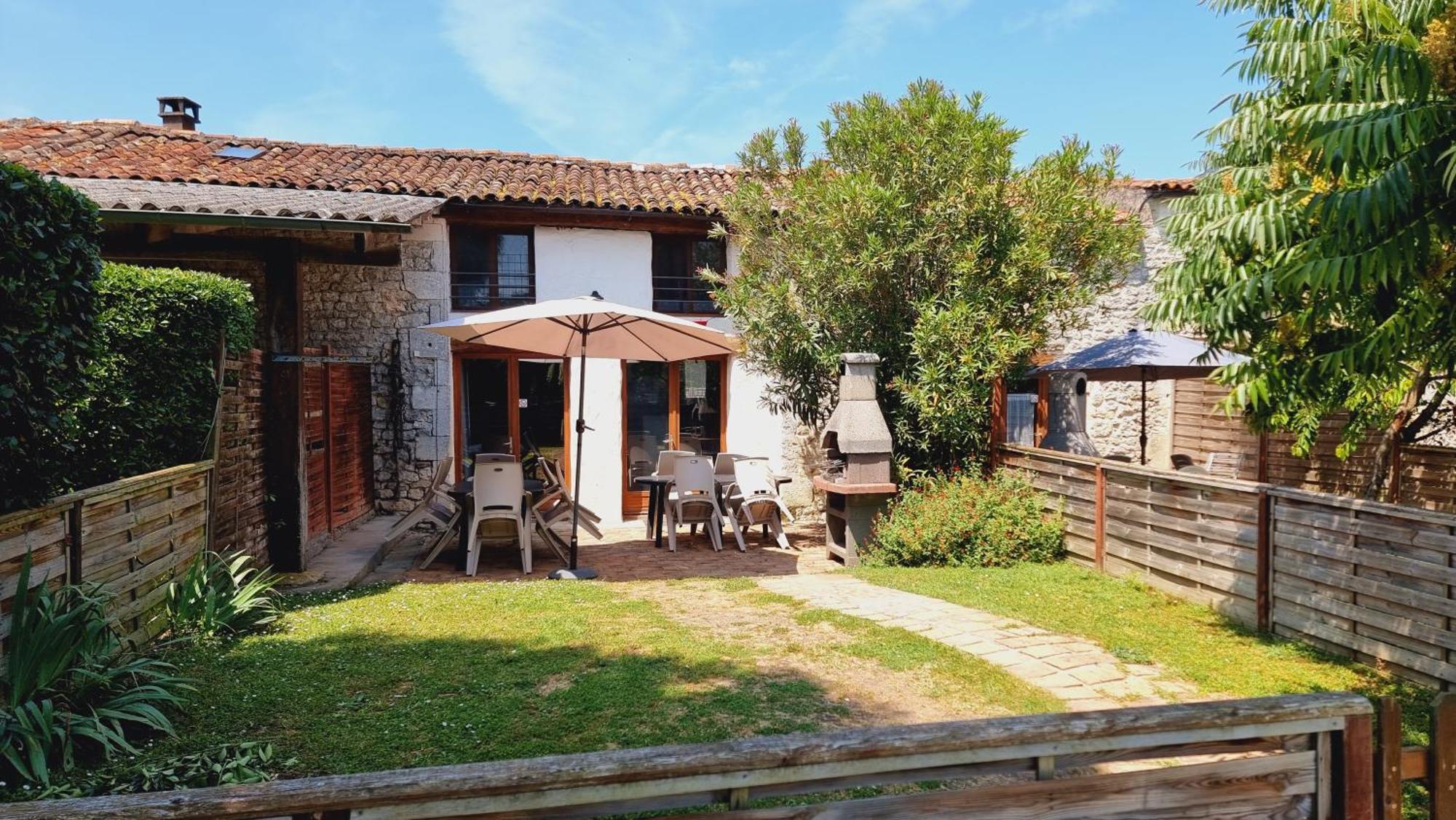 Domaine De Rochebonne Βίλα Saint-Just-Luzac Εξωτερικό φωτογραφία